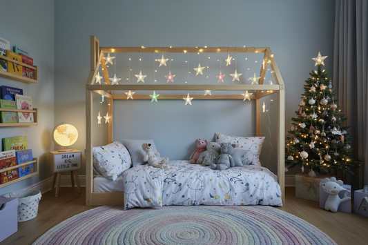 Guirlande LED dans chambre d'enfant